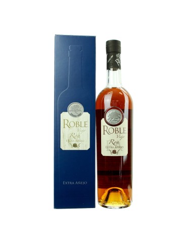 Rum Roble Viejo Extra Anejo - 0,7 Lt